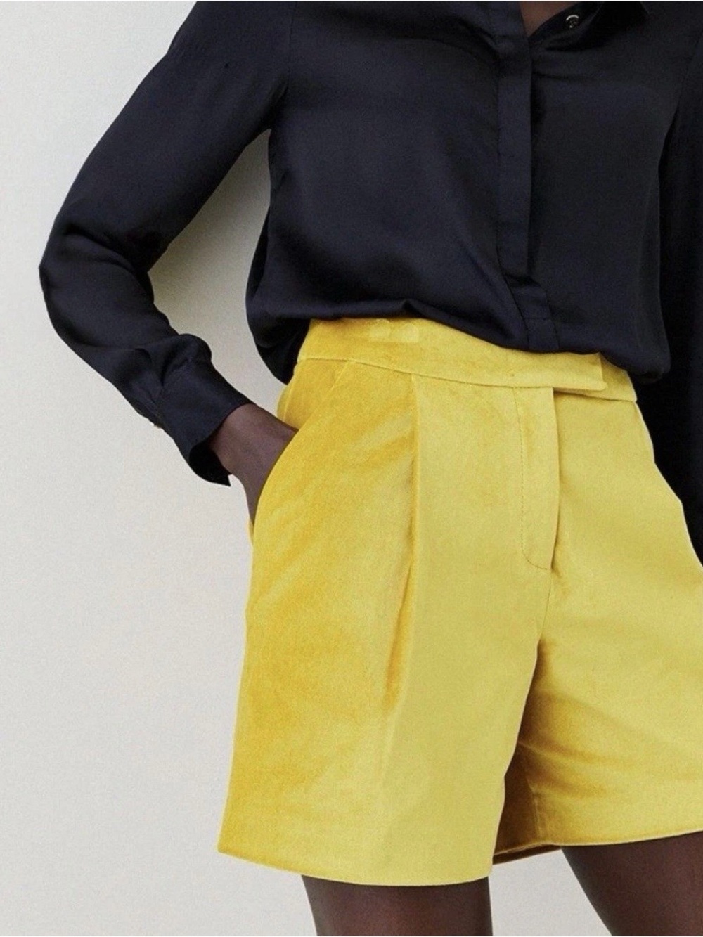Karen Millen Soft Lined Mustard Yellow Velvet Pleated A-Line Dress Shorts Size 4 - Picture 2 of 12